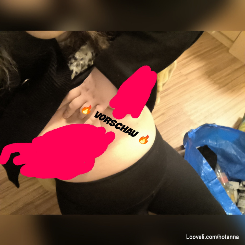 Habe mal spontan neue Tittenbilder für euch aufgenommen. Für Abonnenten natürlich ohne Zensur 🔥